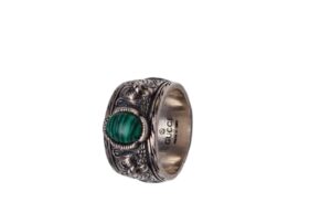 Gucci Silver Steel Unisex Gucci Signature Encrusted Ring with Green Stone - Image 2