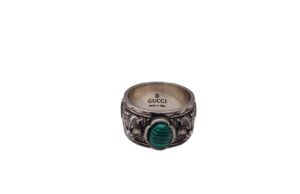 Gucci Silver Steel Unisex Gucci Signature Encrusted Ring with Green Stone - Image 5