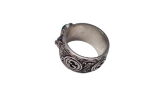 Gucci Silver Steel Unisex Gucci Signature Encrusted Ring with Green Stone - Image 4